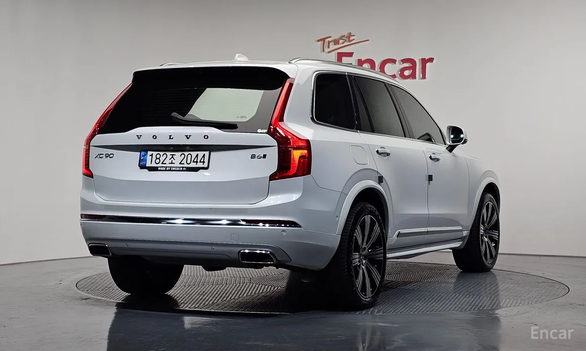 Фото 2 - Volvo XC90