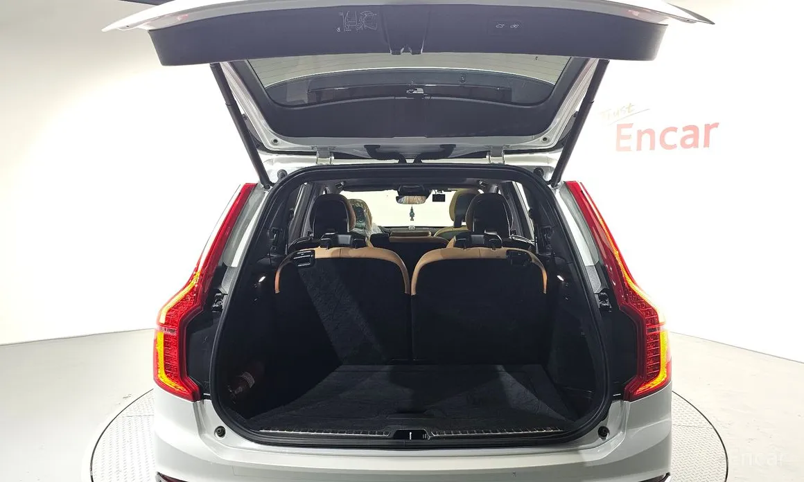 Фото 20 - Volvo XC90