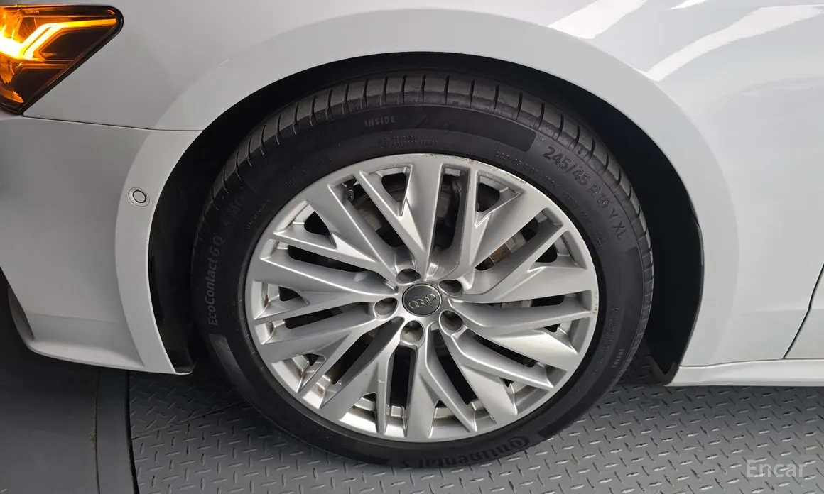 Фото 5 - Audi A7