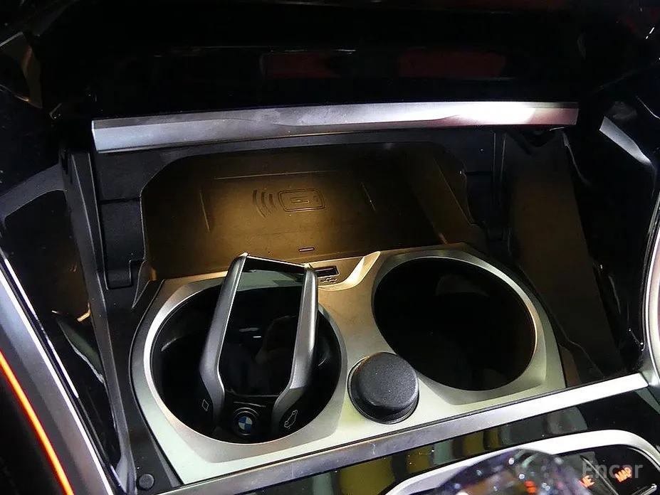 Фото 15 - BMW 8 Series