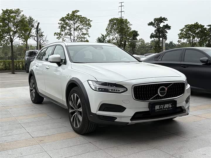 Фото 3 - Volvo V90
