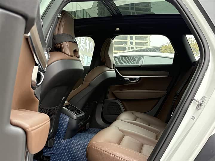 Фото 5 - Volvo V90