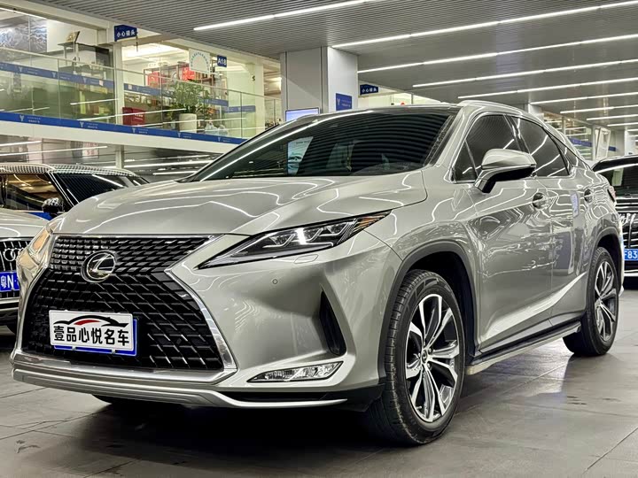 Фото 1 - Lexus RX