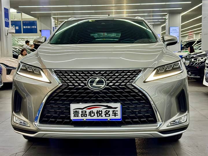 Фото 2 - Lexus RX