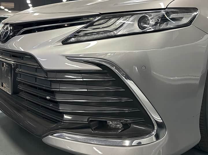 Фото 10 - Toyota Camry