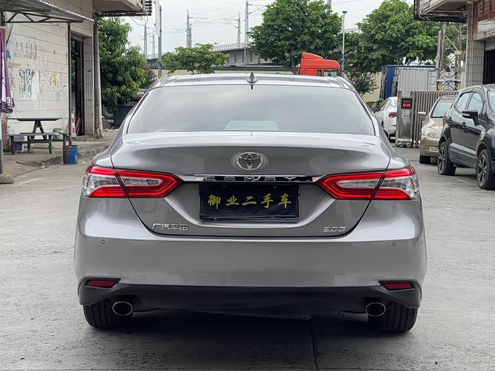 Фото 7 - Toyota Camry