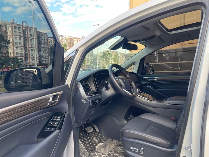 Фото 10 - GAC Trumpchi M8