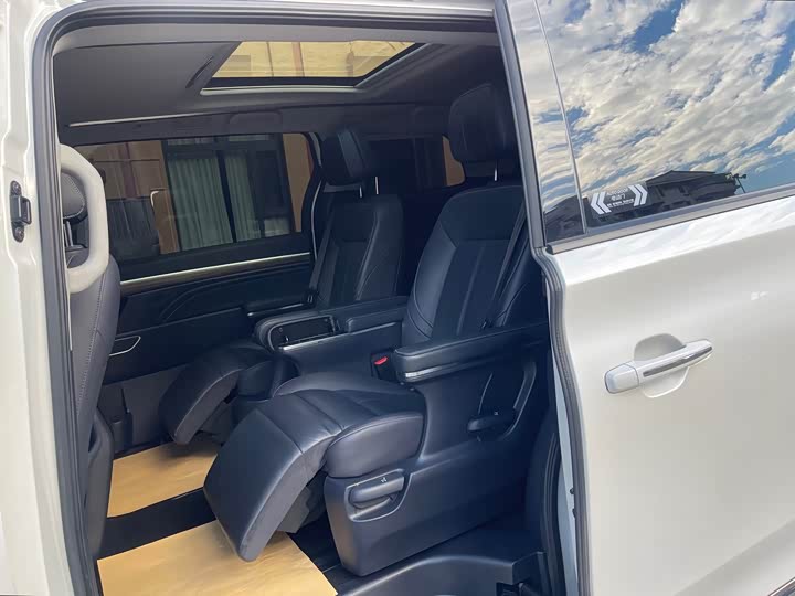 Фото 11 - GAC Trumpchi M8