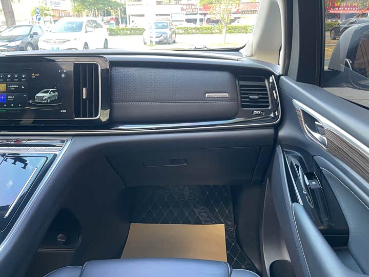 Фото 18 - GAC Trumpchi M8