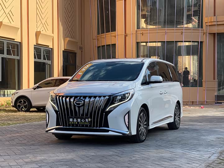 Фото 2 - GAC Trumpchi M8