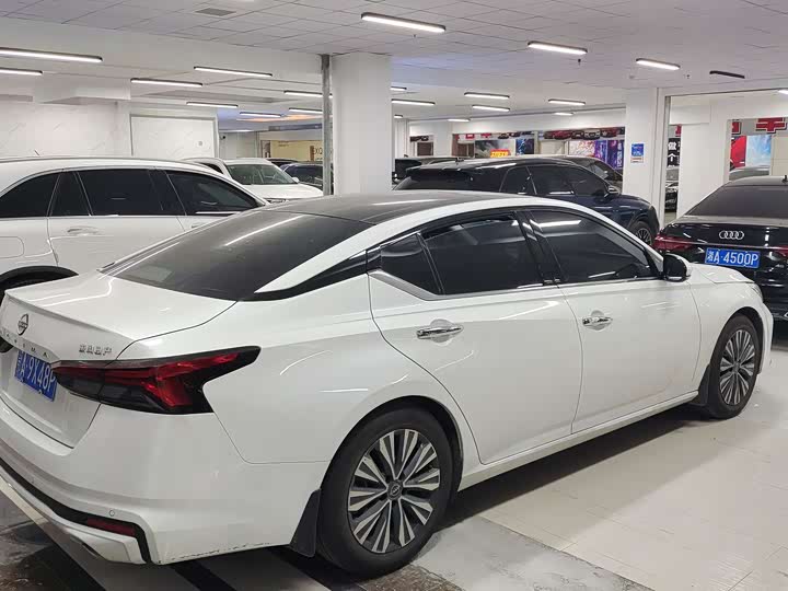 Фото 7 - Nissan Teana