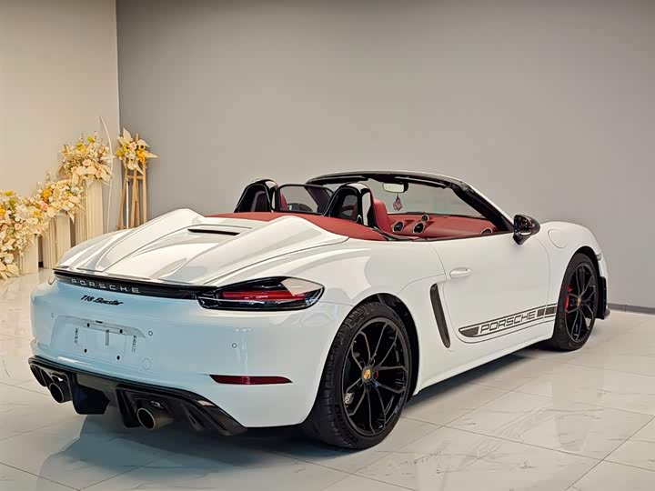 Фото 4 - Porsche 718