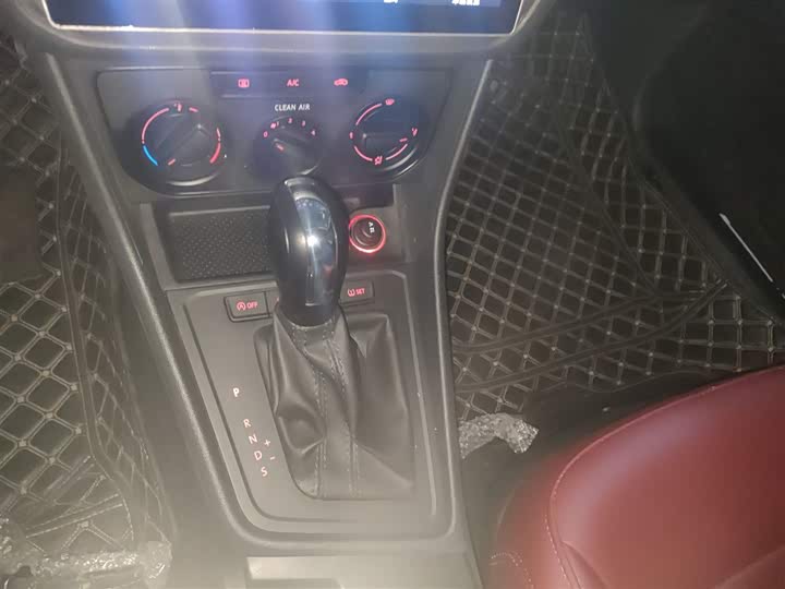 Фото 14 - Volkswagen Lavida