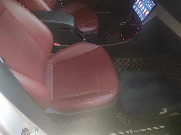 Фото 25 - Volkswagen Lavida