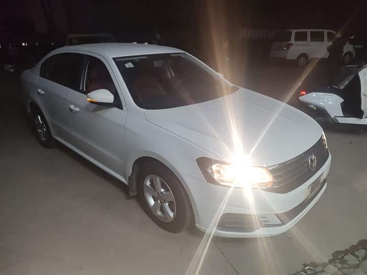 Фото 4 - Volkswagen Lavida