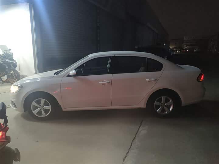 Фото 5 - Volkswagen Lavida