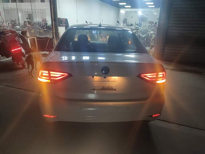 Фото 6 - Volkswagen Lavida