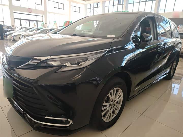 Фото 1 - Toyota Sienna