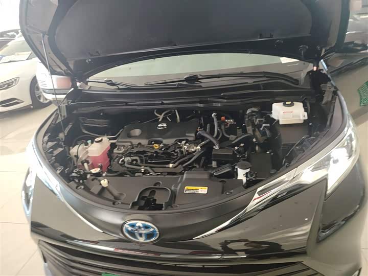 Фото 20 - Toyota Sienna