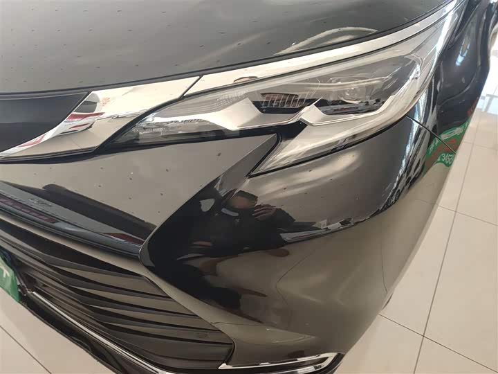 Фото 24 - Toyota Sienna