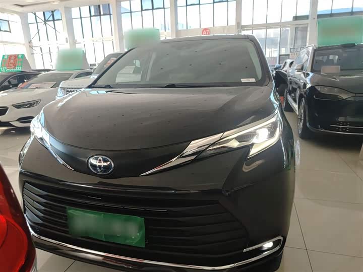 Фото 3 - Toyota Sienna