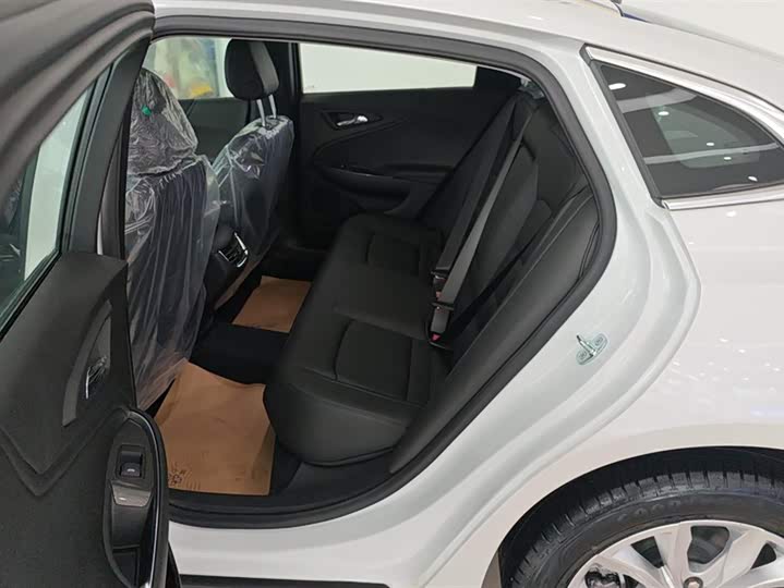 Фото 11 - Chevrolet Malibu XL