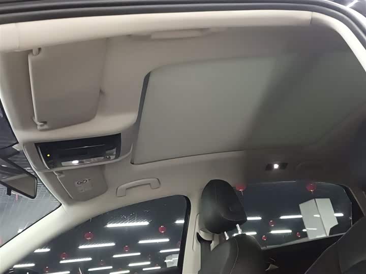 Фото 18 - Volkswagen Passat