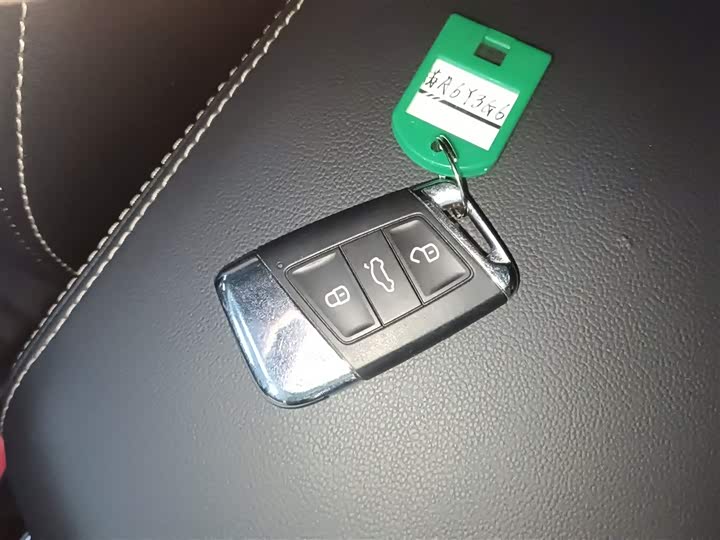 Фото 9 - Volkswagen Passat