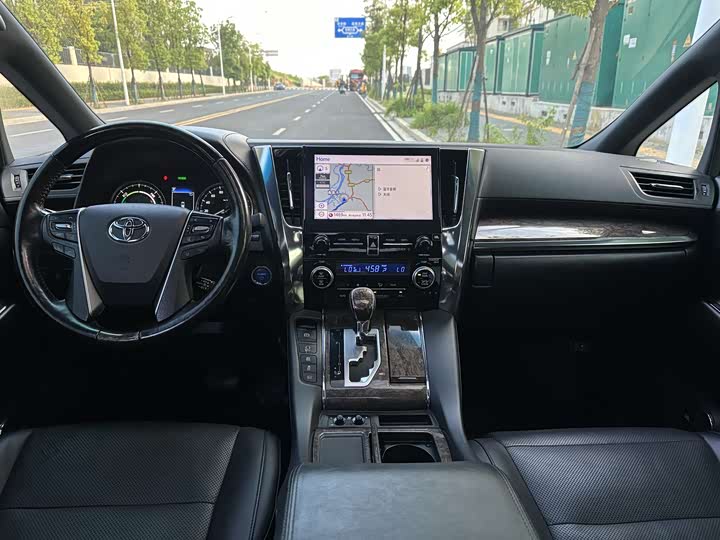 Фото 7 - Toyota Alphard