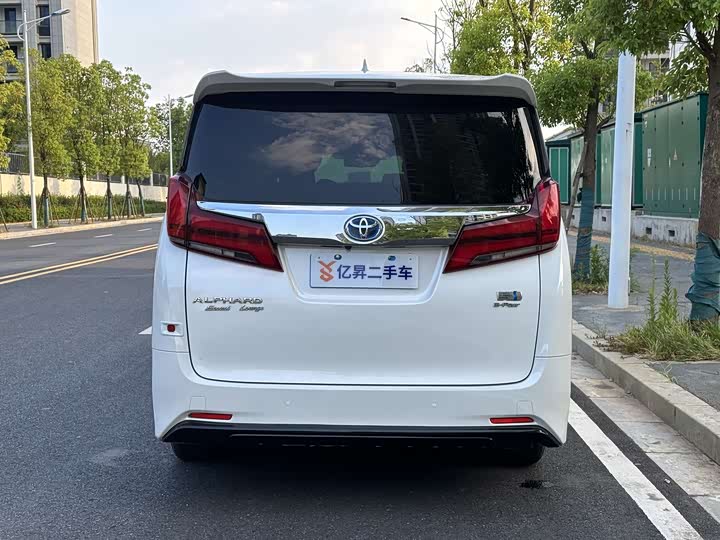 Фото 8 - Toyota Alphard