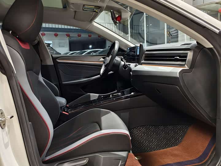 Фото 18 - Volkswagen Lamando L