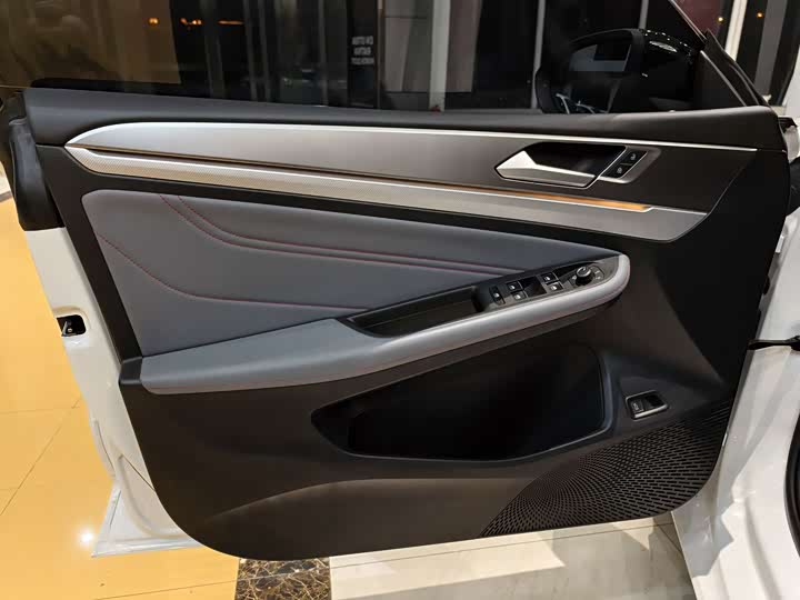 Фото 7 - Volkswagen Lamando L