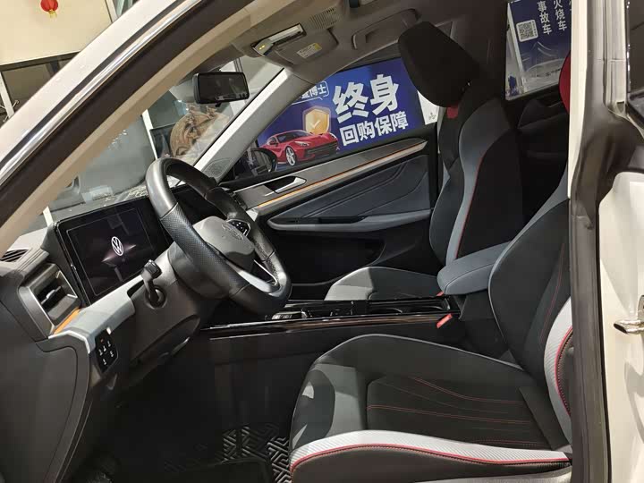 Фото 8 - Volkswagen Lamando L