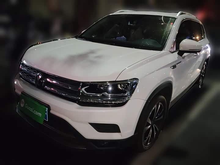 Фото 1 - Volkswagen Tharu