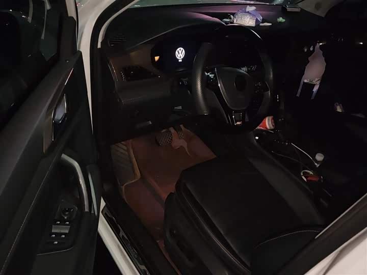 Фото 14 - Volkswagen Tharu