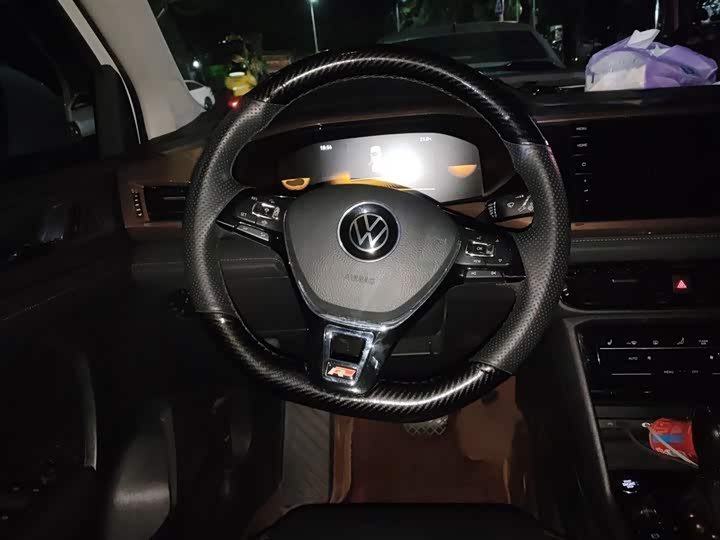 Фото 3 - Volkswagen Tharu