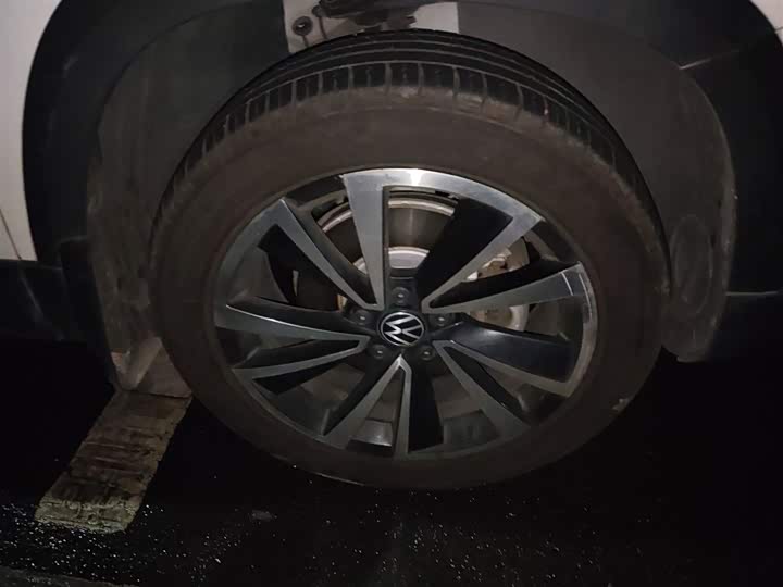 Фото 31 - Volkswagen Tharu