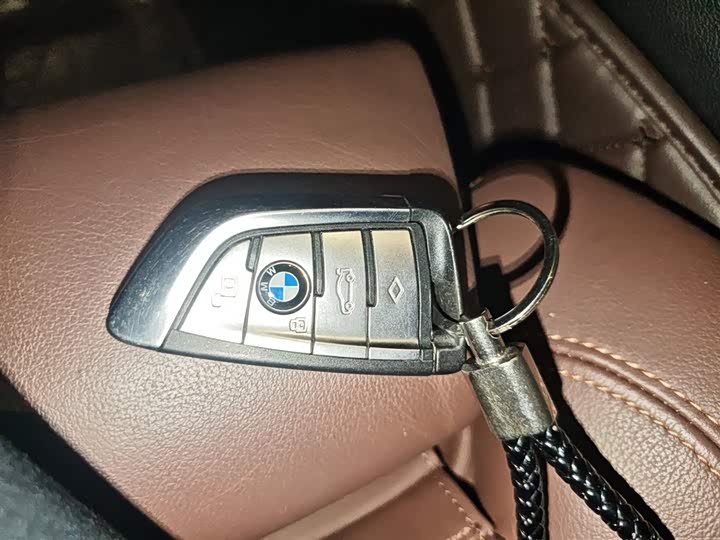 Фото 10 - BMW X6