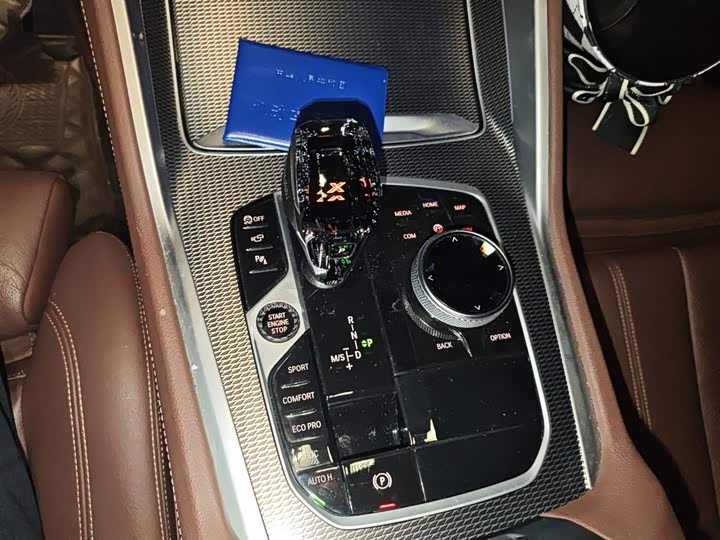 Фото 16 - BMW X6