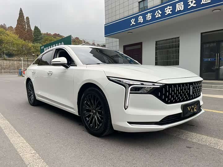 Фото 3 - Bestune B70