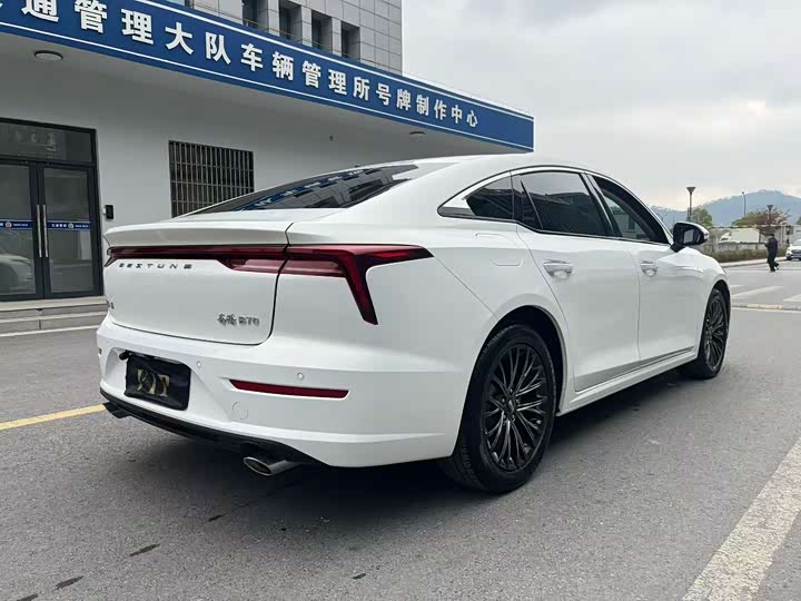 Фото 7 - Bestune B70