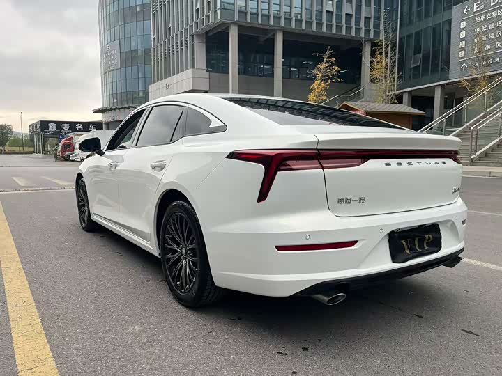 Фото 8 - Bestune B70