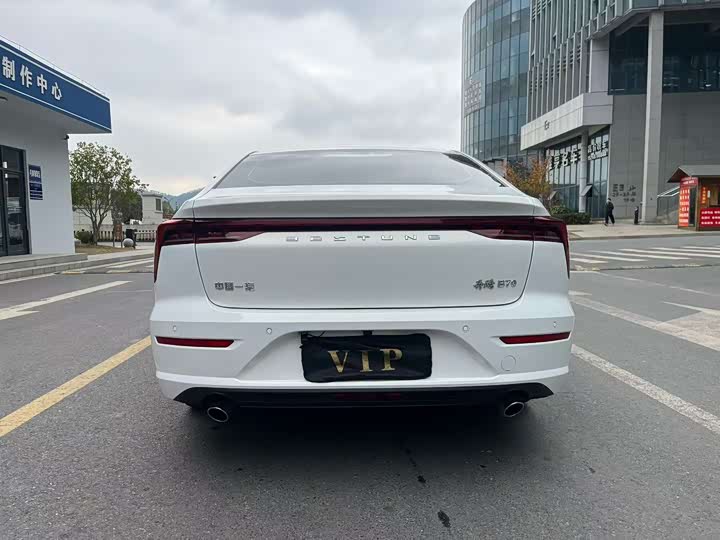 Фото 9 - Bestune B70