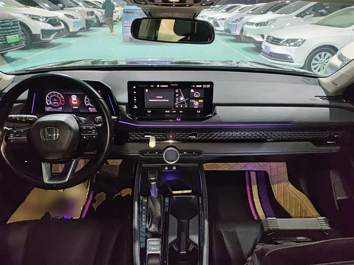 Фото 10 - Honda Accord