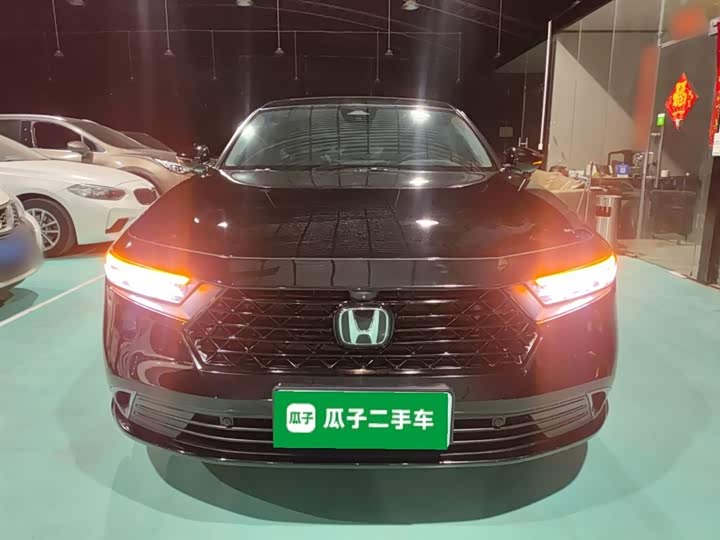 Фото 3 - Honda Accord