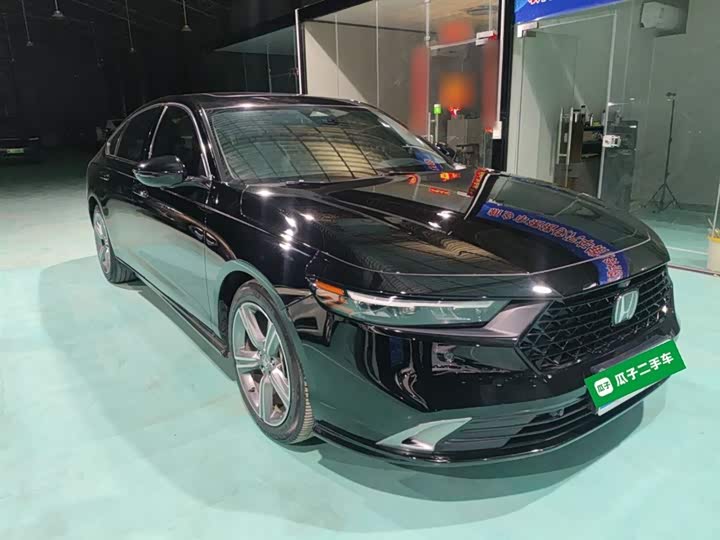 Фото 4 - Honda Accord