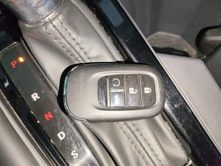 Фото 9 - Honda Accord