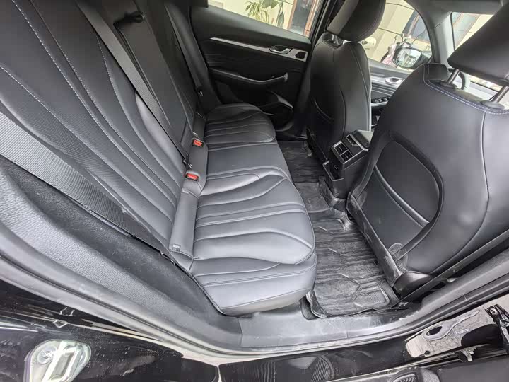 Фото 13 - Geely Preface