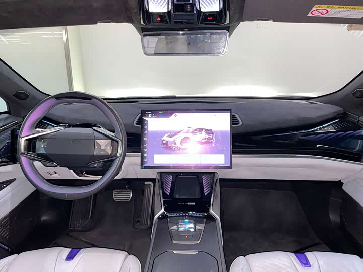 Фото 12 - HiPhi Z