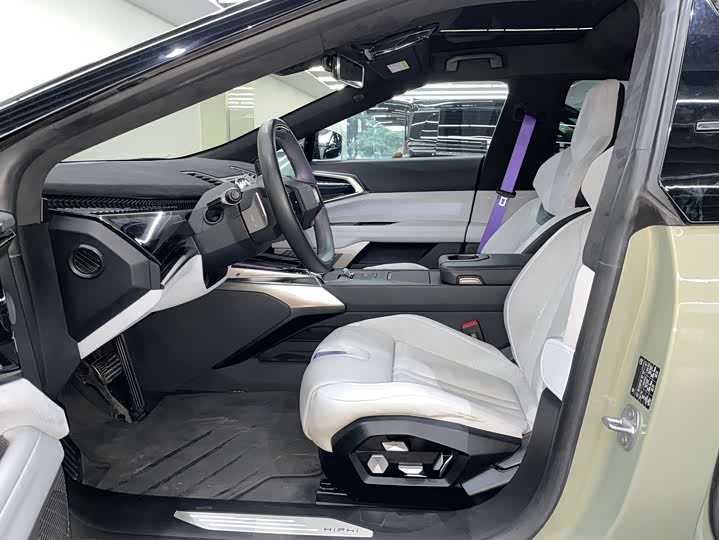 Фото 22 - HiPhi Z